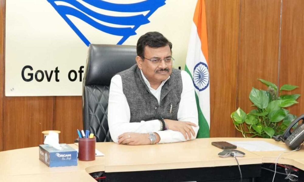 मुख्य सचिव ने मिलावटखोरी में संलिप्त व्यक्तियों पर नियमानुसार कठोर कार्रवाई किए जाने के निर्देश दिए