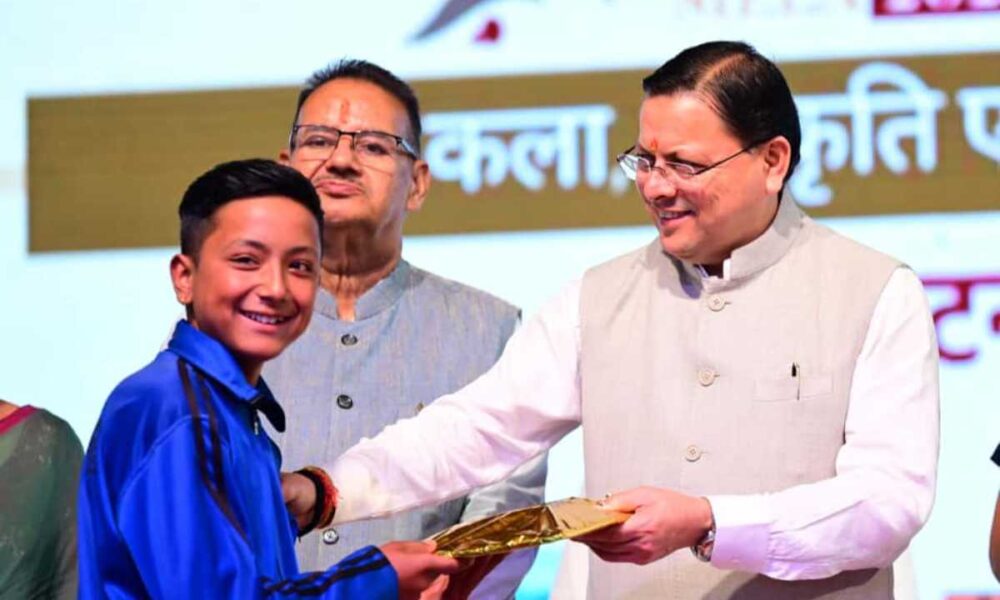 मुख्यमंत्री ने किया सरस आजीविका मेले में 12 आर्थिक गतिविधियों का लोकार्पण