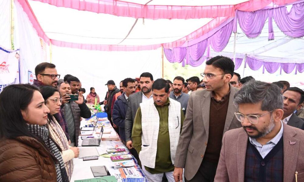 जन-जन की सरकार, जन-जन के द्वार: क्वांसी से ‘प्रशासन गांव की ओर’ अभियान का शुभारंभ