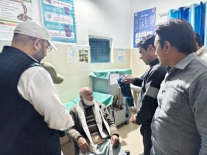 चरथावल-कुल्हेड़ी मार्ग पर हादसा, विधायक पंकज मलिक ने दिया मानवता का परिचय, घायल बुजुर्ग को अस्पताल पहुंचाया