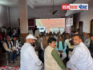 गांव रोनी हरजीपुर पहुंचे विधायक पंकज मलिक, जनसंपर्क कर सुनीं ग्रामीणों की समस्याएं