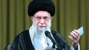 तेहरान में ताज़ा हमले: खामेनेई के दामाद-बहू की मौत का दावा, आधिकारिक पुष्टि नहीं