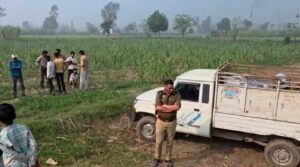तेज रफ्तार पिकअप की टक्कर से युवक की मौके पर दर्दनाक मौत, किसान धरने पर बैठे