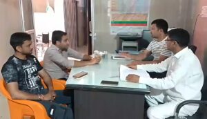 किसान नेता ने स्वास्थ्य विभाग पर लगाए गंभीर आरोप, चरथावल सीएचसी प्रभारी डॉ. सतेन्द्र ने बताया निराधार