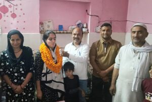 इंटर में टॉप-10 में आई राबिया, सपा नेताओं ने किया सम्मानित