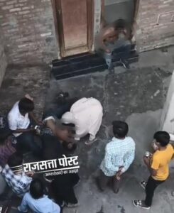 पतंग उड़ाने के विवाद में दो युवकों को घर में बंद कर पीटा, हालत गंभीर