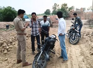 पटाखे जैसी तेज आवाज वाली बुलेट बाइक पर कार्रवाई, अवैध मॉडिफिकेशन मिलने पर चरथावल पुलिस ने किया वाहन सीज़ 