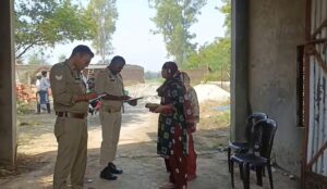 बधाई खुर्द में महिला ने जेठ पर लगाया कब्ज़ा करने का आरोप, पुलिस ने मौके पर पहुंच रुकवाया निर्माण कार्य