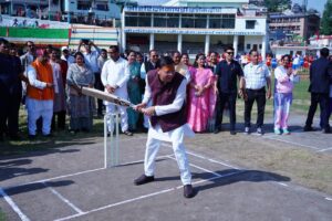 पिथौरागढ़ में उच्चीकृत क्रिकेट मैदान का लोकार्पण, मुख्यमंत्री धामी ने खुद खेला क्रिकेट