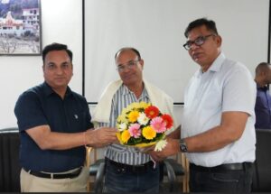 सूचना विभाग के सहायक निदेशक ललिता प्रसाद भट्ट सेवानिवृत्त, भावभीनी विदाई समारोह में अधिकारियों ने दी शुभकामनाएं