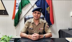 किशोरी से बदतमीजी करने वाला गिरफ्तार, मारपीट का वीडियो वायरल, मारपीट करने वालों की तलाश में जुटी पुलिस 