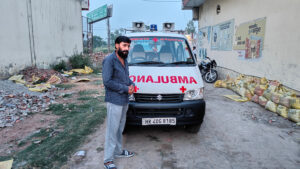 इंसानियत की मिसाल! चरथावल में पशुओं की सेवा के लिए शर्मा परिवार ने भेंट की एम्बुलेंस, घायल बेसहारा पशुओं को मिलेगा समय पर उपचार 