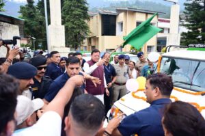 मुख्यमंत्री पुष्कर सिंह धामी ने भीमताल में 5 कूड़ा वाहनों को दिखाई हरी झंडी, स्वच्छता व्यवस्था को बताया सरकार की प्राथमिकता