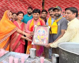 निर्जला एकादशी पर मंत्री कपिल देव अग्रवाल व चेयरमैन मीनाक्षी स्वरुप ने किया छबील का उद्घाटन