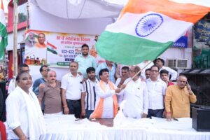 हर घर तिरंगा अभियान के तहत शिव चौक पर गूंजा देशभक्ति का संदेश, मंत्री कपिल देव ने बांटे तिरंगे