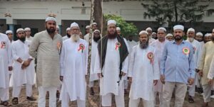 महमूदिया मदरसे में शान से फहरा तिरंगा, मौलाना जाहिद हसन बोले- ‘मुल्क बचा रहेगा तो हम बचेंगे’