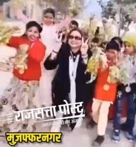 शिक्षिकाओं पर चढ़ा रील का खुमार, स्कूल में पढ़ाई की जगह फिल्मी गानों पर डांस के वीडियो वायरल