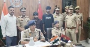 6 घंटे में हत्या का खुलासा, दो आरोपी गिरफ्तार, चाकू से गर्दन पर वार कर युवक की हत्या, गन्ने के खेत से शव बरामद